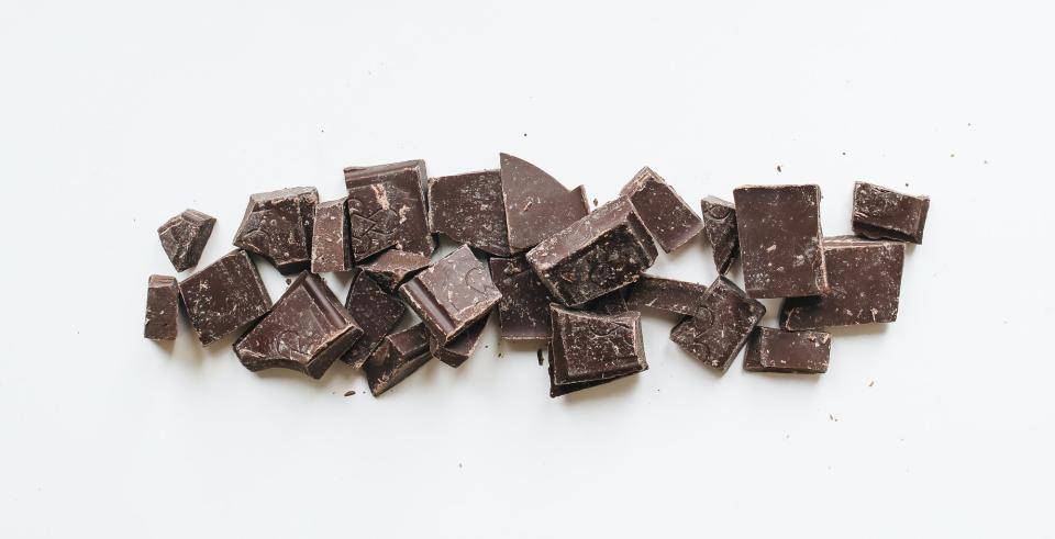 chocolate-amargo-pedacos
