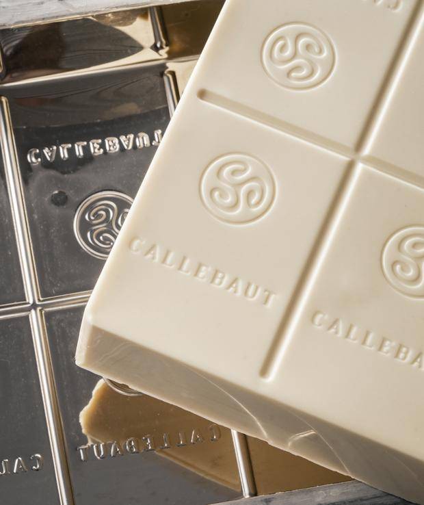 W2 Clean White Chocolate Expression