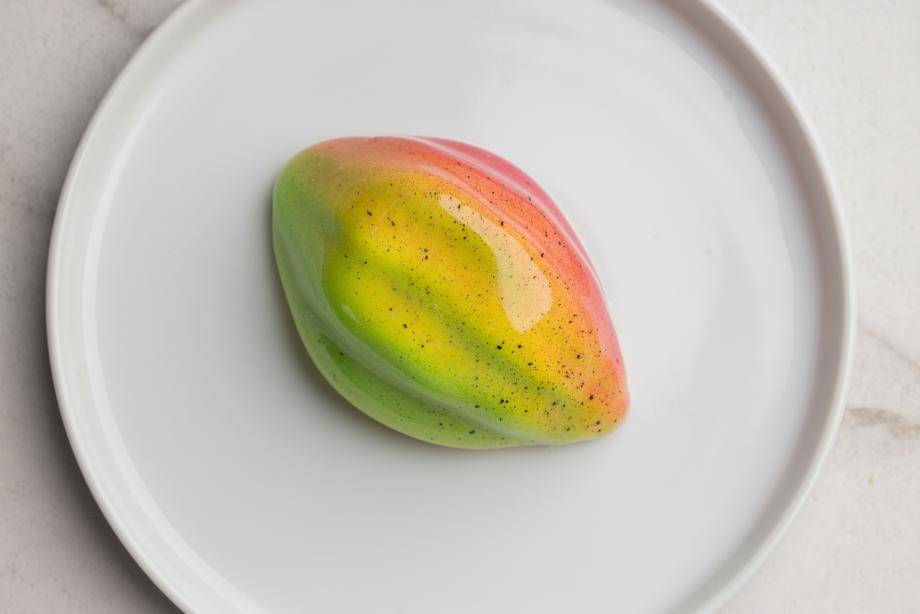 Trendy Pastry - Lifelike Fruits by Damien Wager