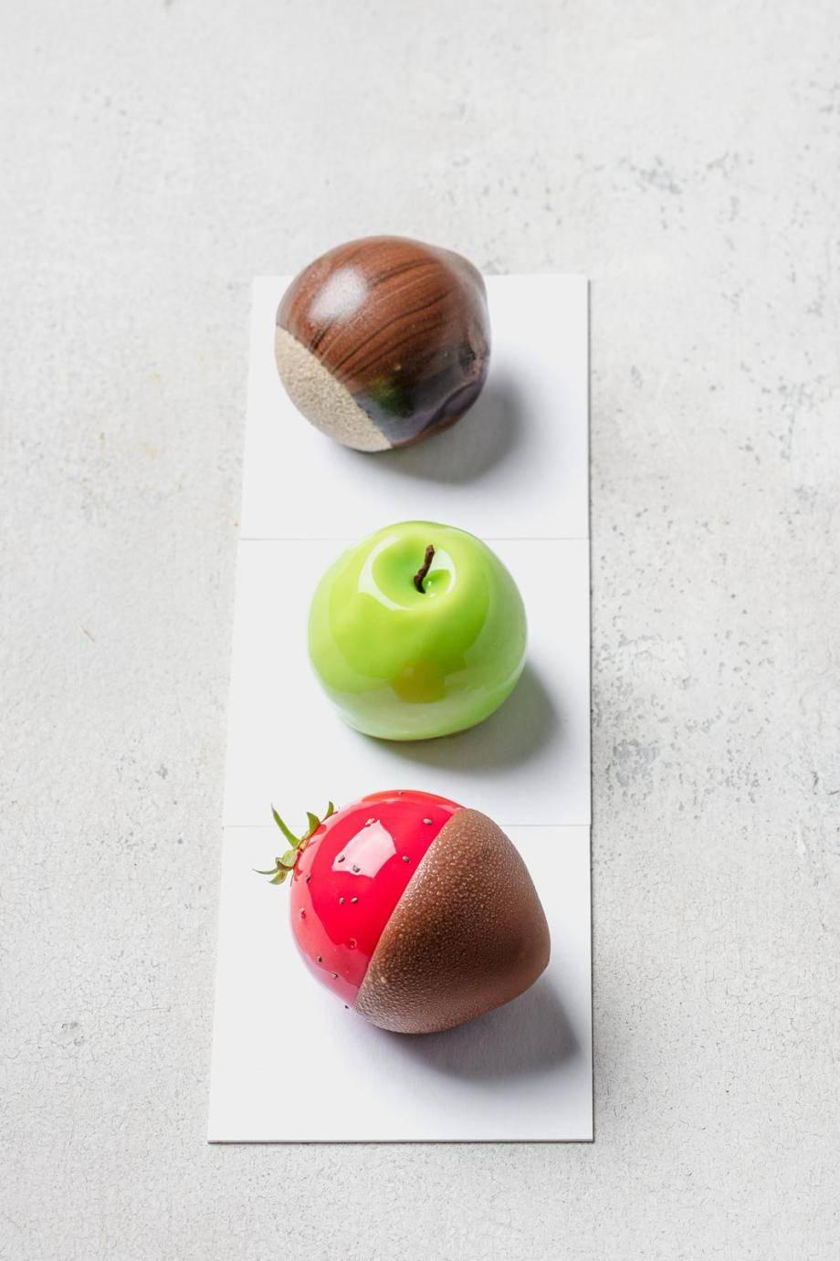 Trendy Pastry - Lifelike Fruits by Damien Wager