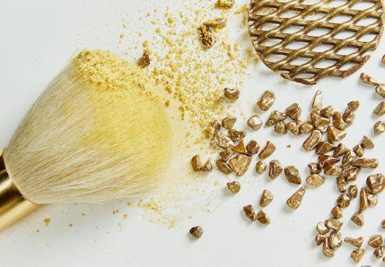 Gold Dust on Chocolate Decor
